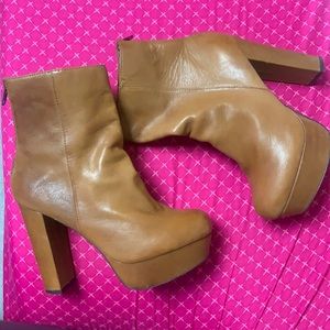 Steve Madden Boots. Cognac color size 9